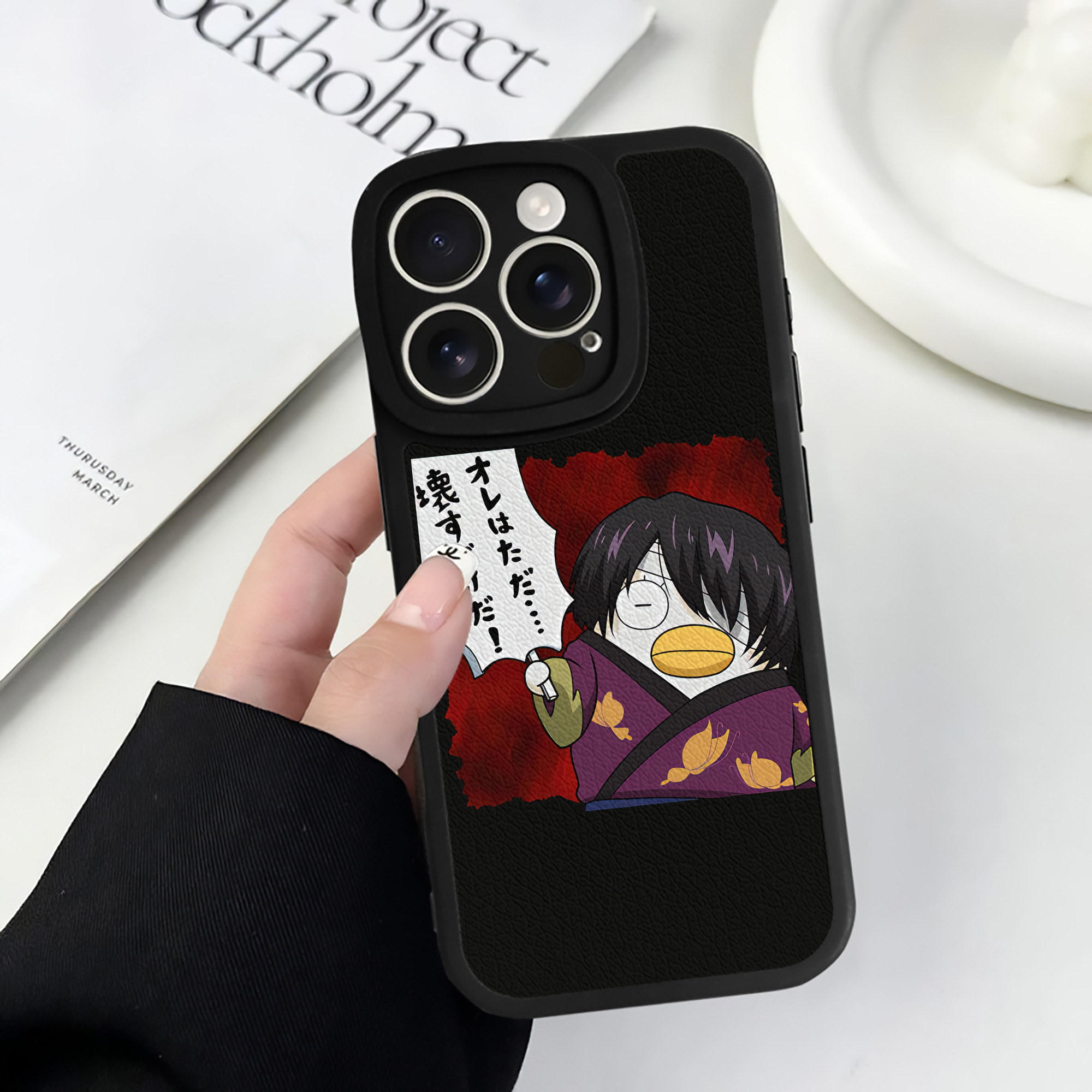 （画像用） ぎんたま 坂田銀時（さかたぎんとき） 神楽 志村新八（しむら しんぱち） GINTAMA Sakata Gintoki Kagura Shimura Shinpachi 【iPhone 16シリーズ対応】シリコンスマホケース（レザー調） 材質：シリコン